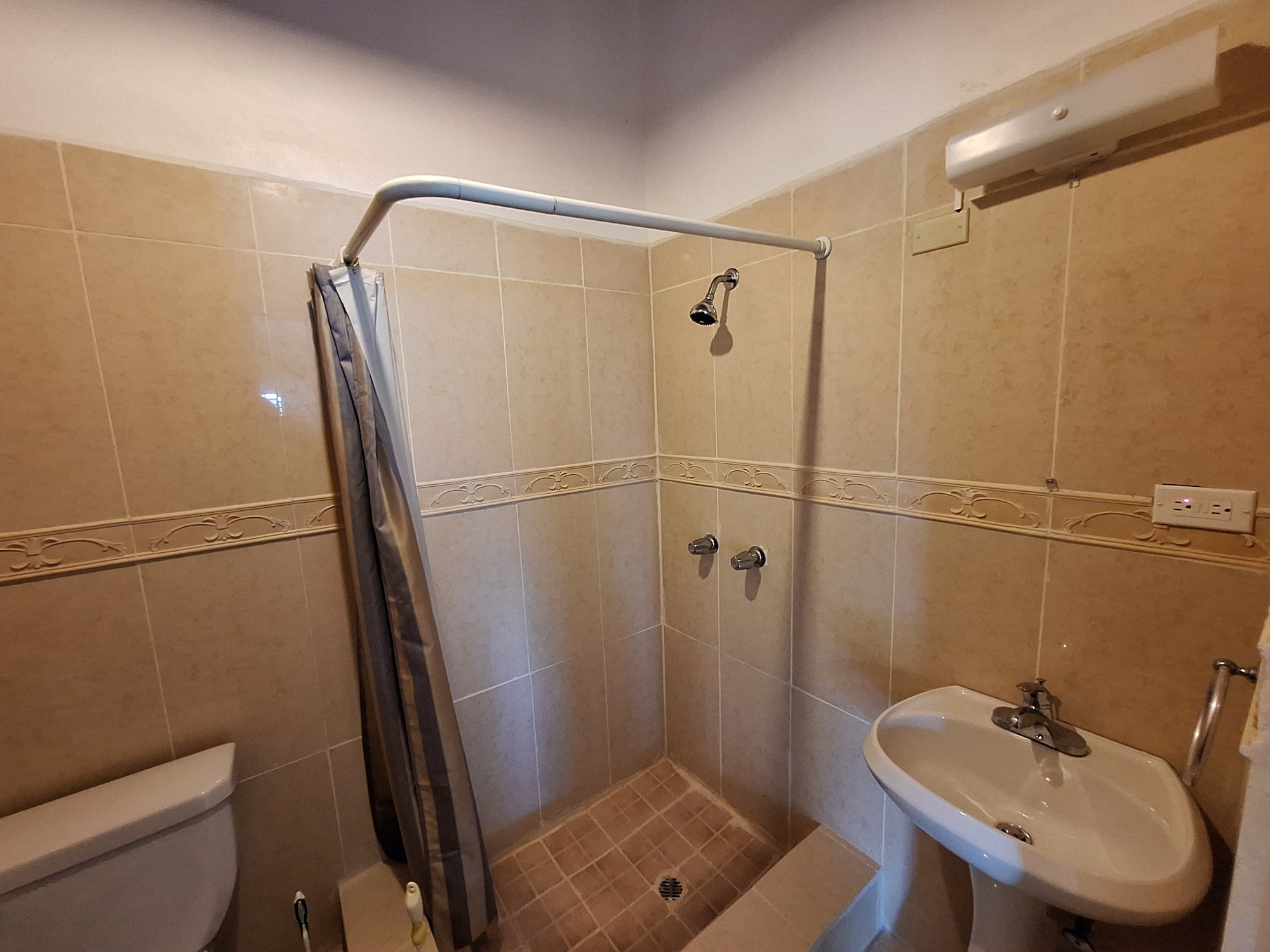 villa shangri la sint maarten bathroom