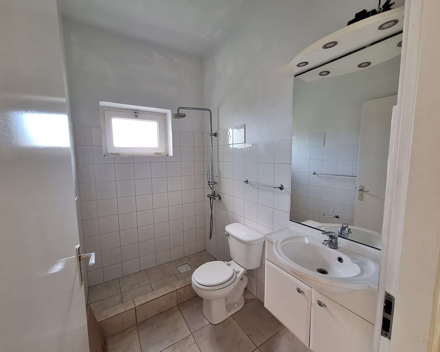 marys fancy house for sale bathroom