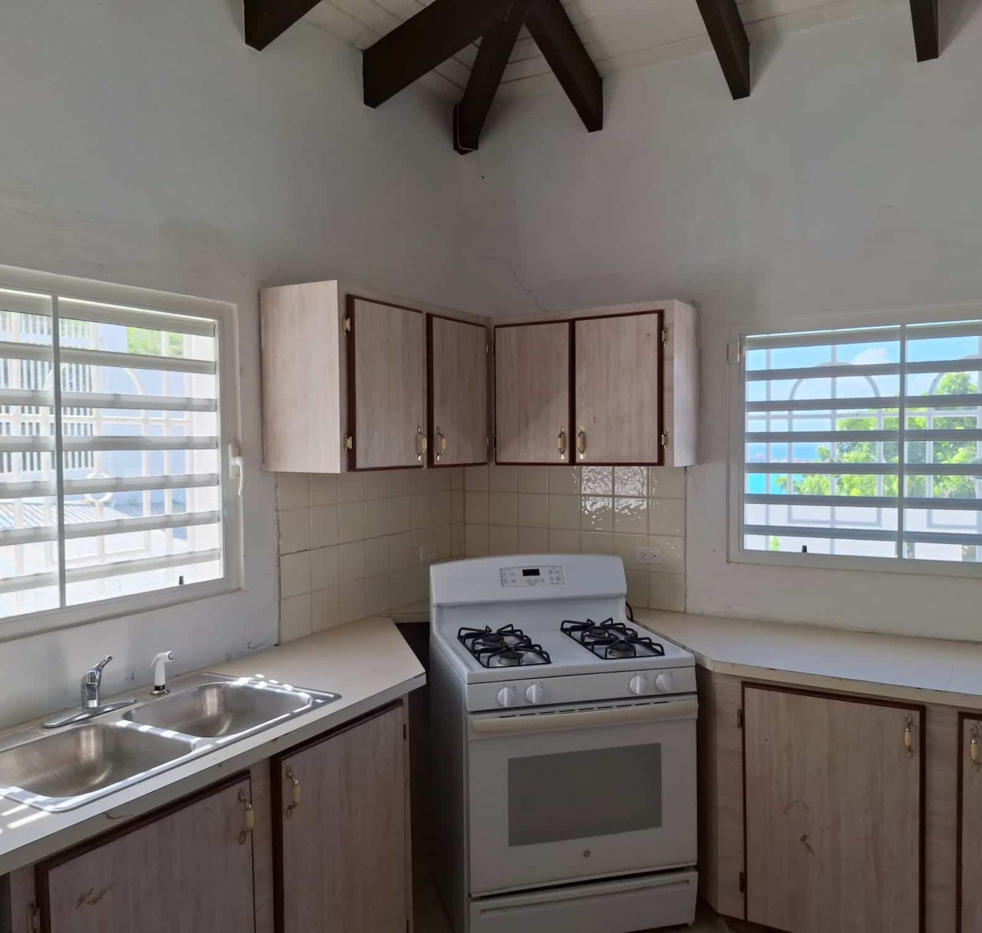 villa shangri la philipsburg sint maarten kitchen