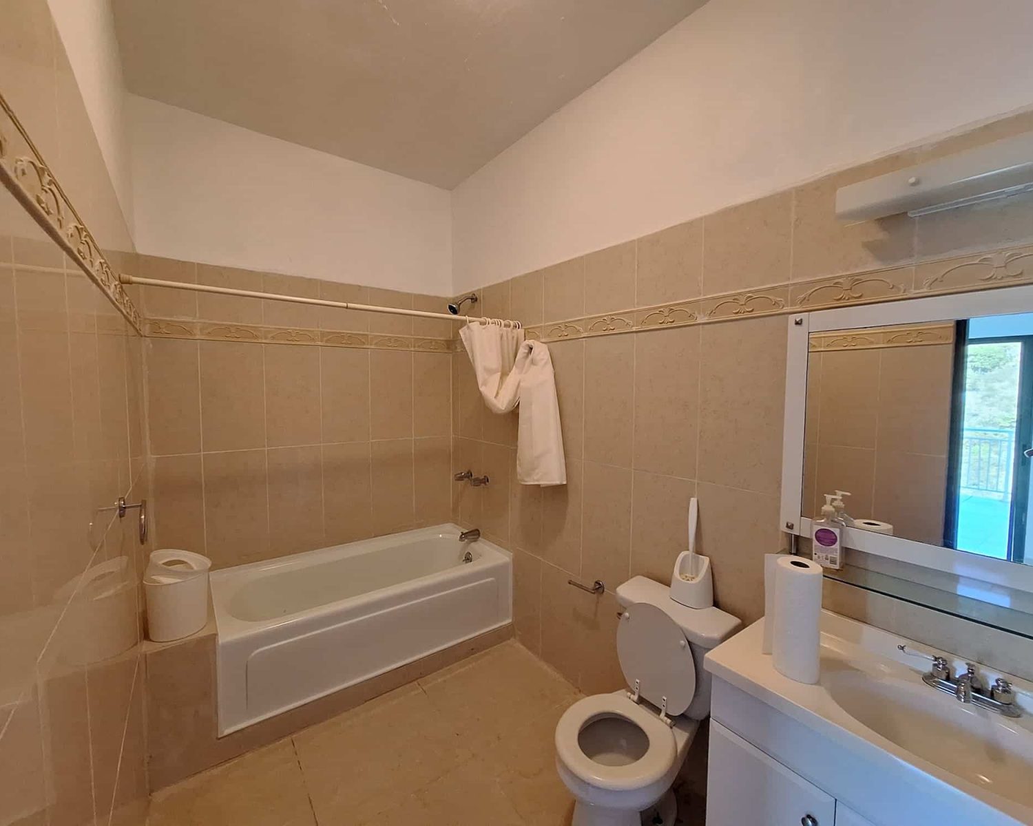 villa shangri la sint maarten bathroom