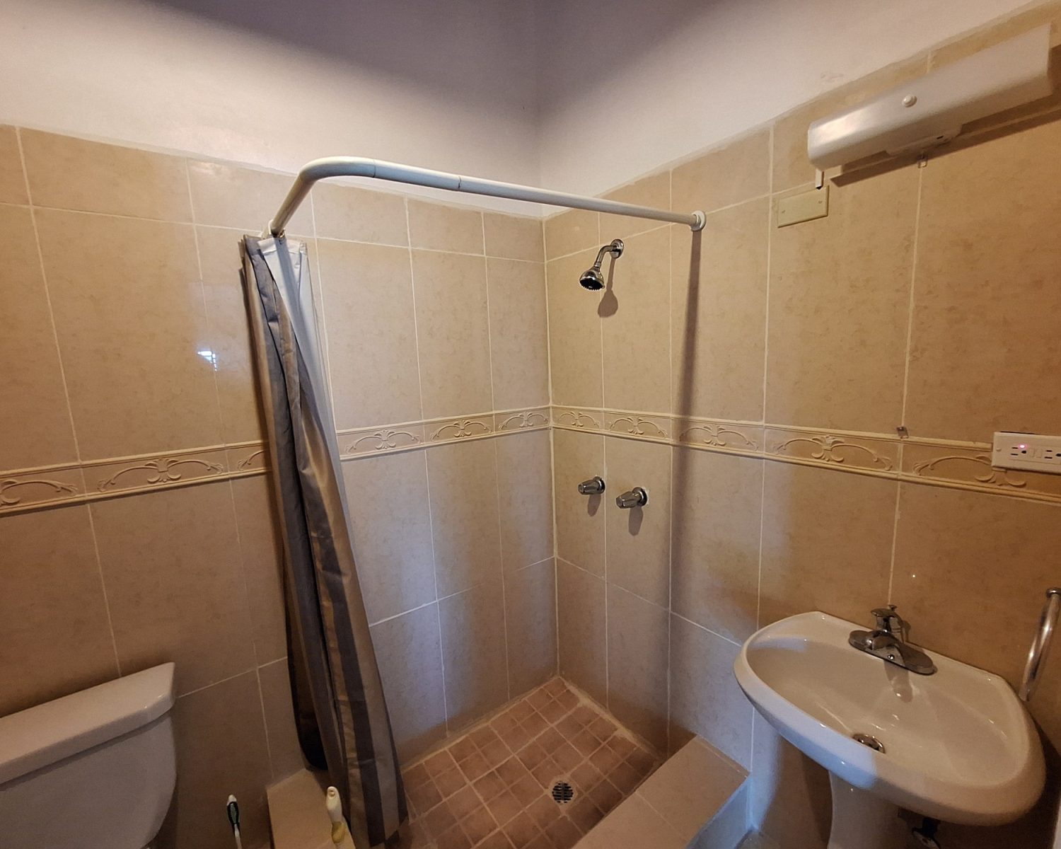 villa shangri la sint maarten bathroom